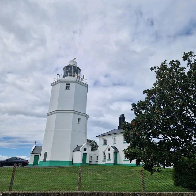 Discover the Majestic North Foreland Lighthouse 🏞️