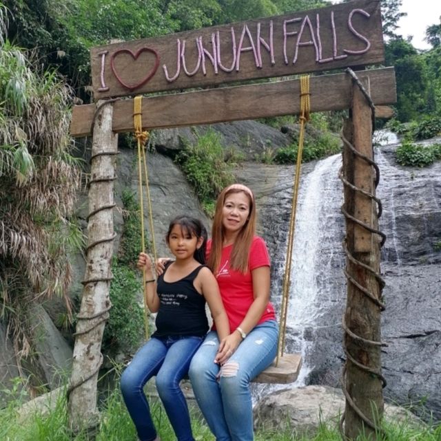 Junuan Falls 