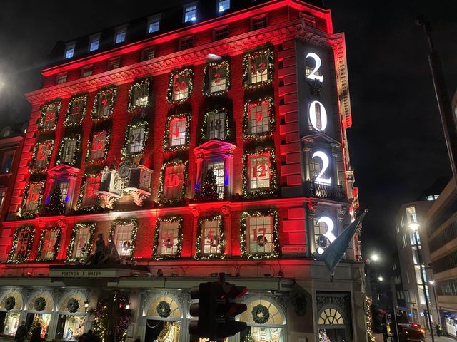 🎆Christmas in the Heart of London🎄