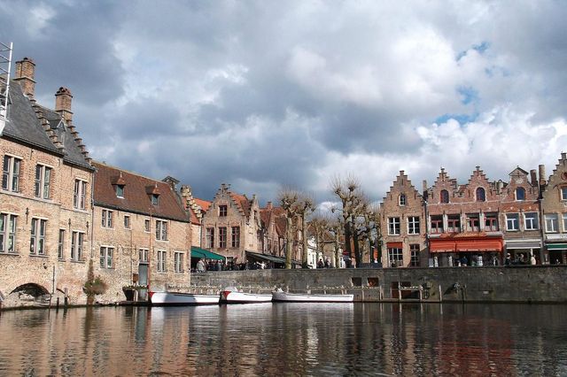 Bruges: Belgium’s Fairytale Town 🇧🇪