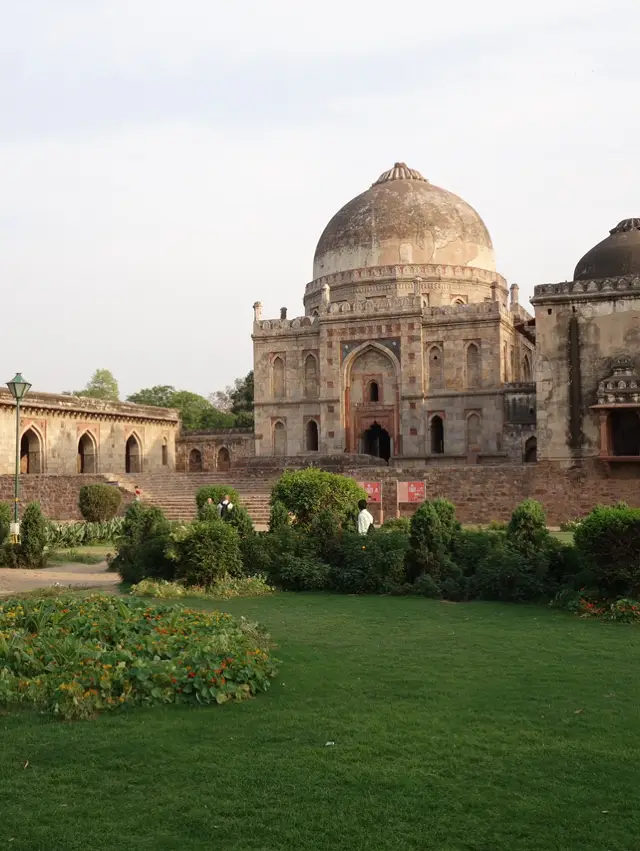 Bada Gumbad, Delhi