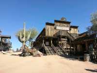 Southwest USA Roadtrip Adventure: From Lights to Red Rocks