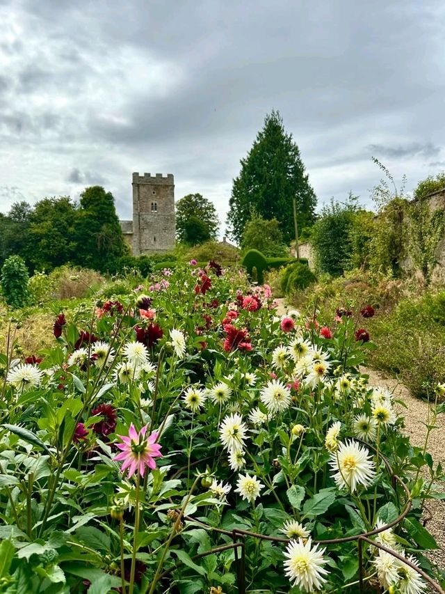 🌿 Rousham Gardens – England’s Timeless Landscape Escape