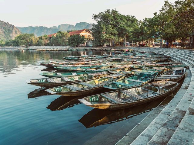 Tam Coc: Vietnam’s Hidden Gem of Limestone Peaks and Peaceful Rice Fields