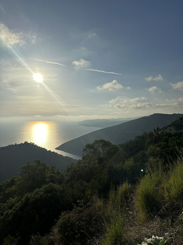 Where to Eat in Vela Pržina Beach: A Perfect Mediterranean Day