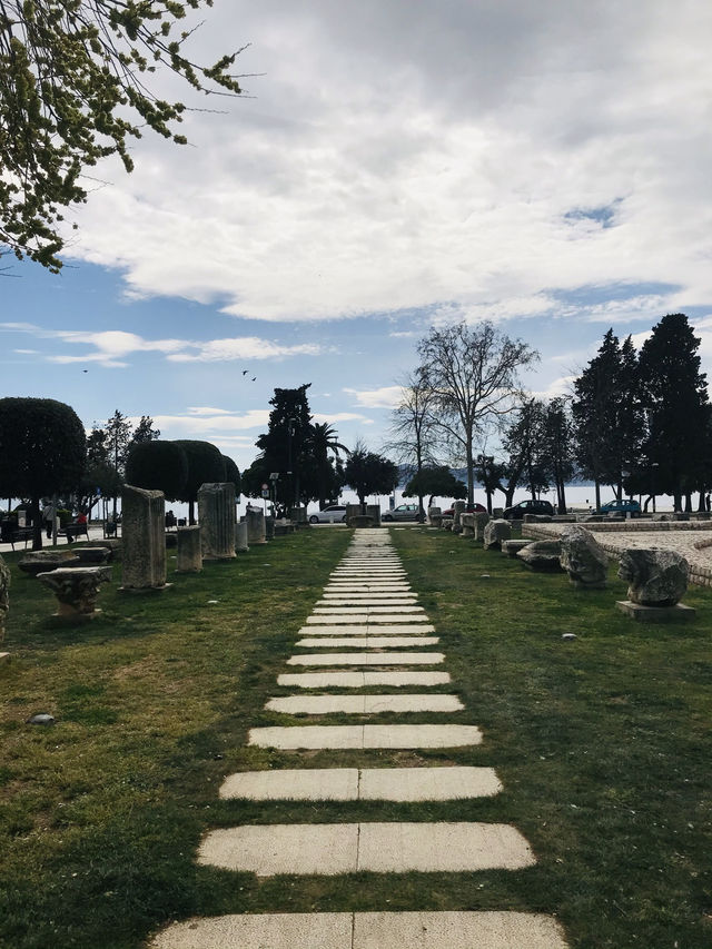 Grilled Fish and Famous Gelato: A Perfect Foodie Afternoon on Zadar’s Seaside Promenade