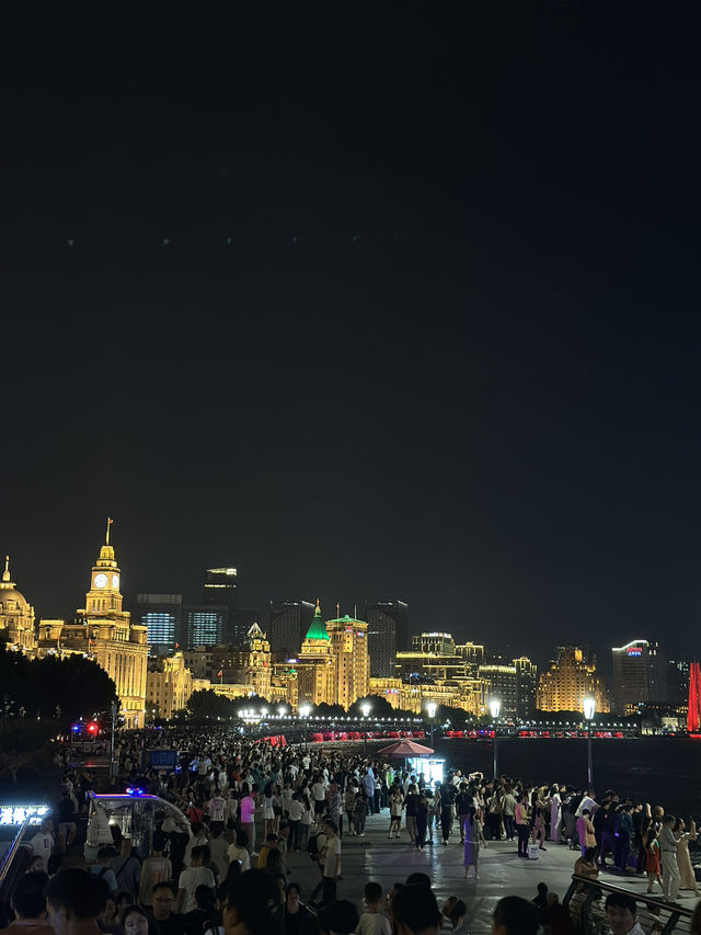 Magnificent night view of the Bund
