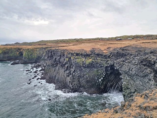 Arnarstapi & Black Church: Iceland's Coastal Gems! 🏔️🖤 Arnarstapi & Black Church: Iceland's Coastal Gems! 🏔️🖤
