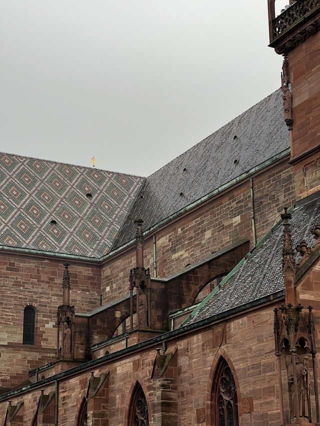 THE TIMELESS FAÇADE OF BASLER MÜNSTER 🇨🇭 THE TIMELESS FAÇADE OF BASLER MÜNSTER 🇨🇭