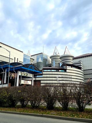 문화의 도시 튜멘: 슬로브초프 박물관에서 만나는 세계적인 초현실주의 걸작