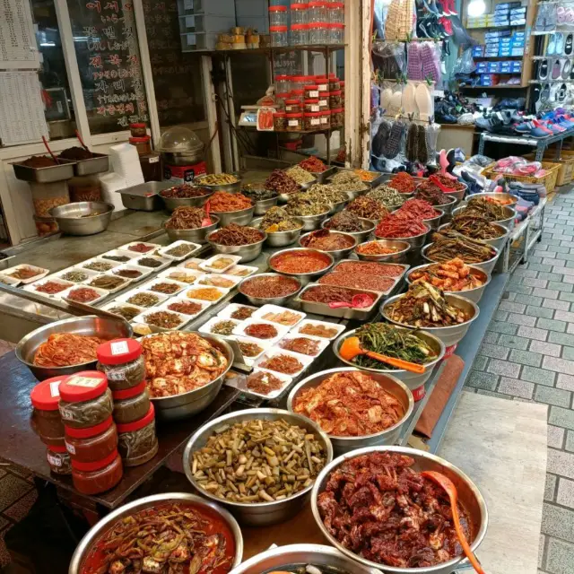 colorful Dongmun market