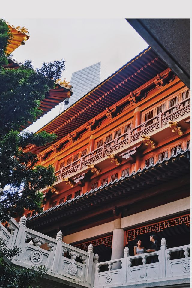 在全國醉貴的寺廟燒幾十塊的香，許幾千萬的願！