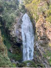 雲南騰衝高黎貢山秘境徒步偶遇絕美溫泉瀑布