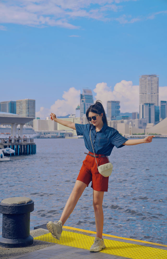 香港新展|大黃鴨在維港游泳嬉戲辣 香港新展|大黃鴨在維港游泳嬉戲辣