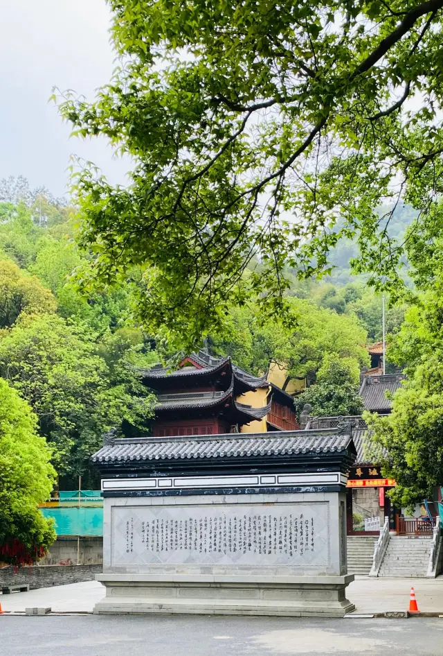 杭州の霊隠寺財神廟の特殊部隊の一日