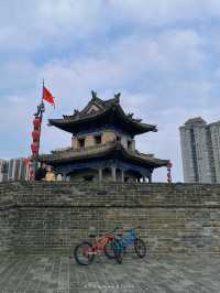 When visiting Xi'an, one must surely make a trip to the Xi'an City Wall, right?