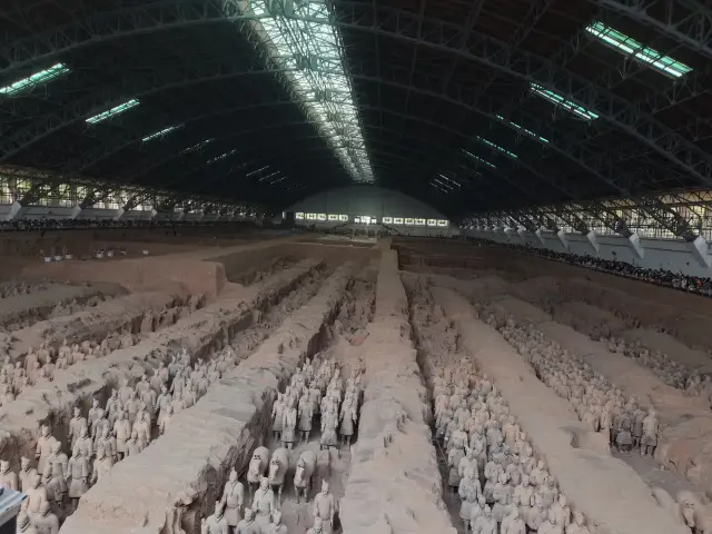 พิพิธภัณฑ์ทหารดินเผา — ฟื้นฟูความรุ่งโรจน์และความยิ่งใหญ่ของราชวงศ์ฉิน