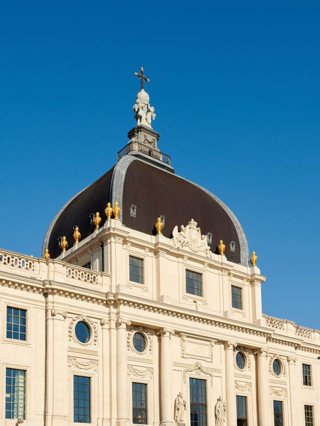 🌟 Lyon's Luxurious Landmark: Hotel Dieu's Grandeur 🌟