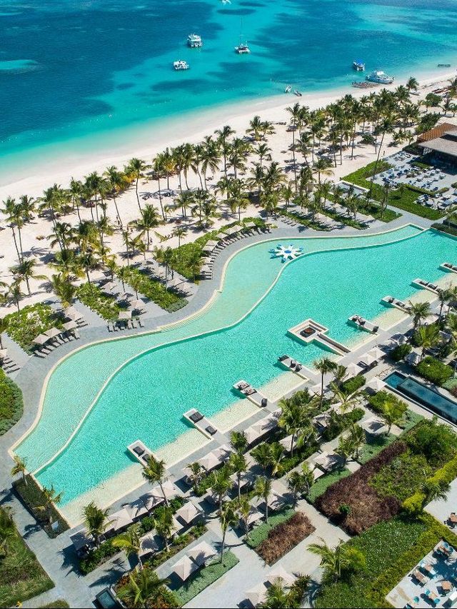🌴🍹 Bávaro Bliss: Top Picks at Lopesan Costa Resort! 🏖️✨