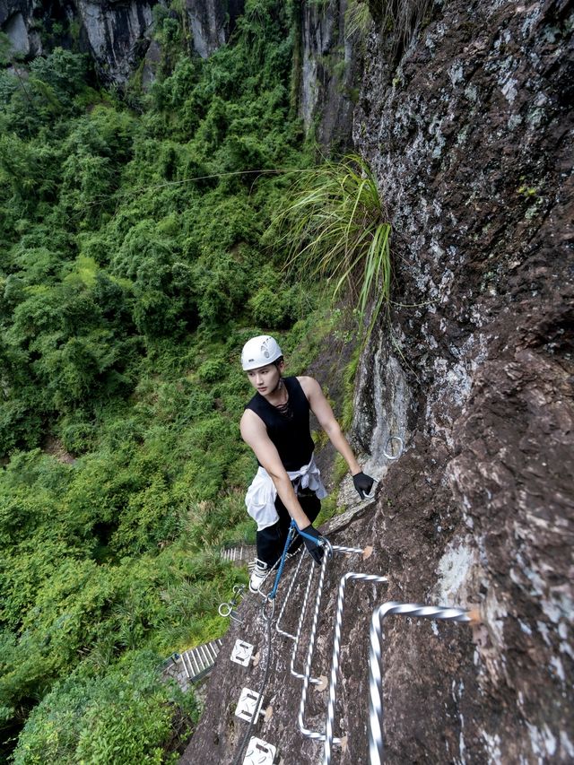 只問巔峰不問險  小小飛拉達 拿下 