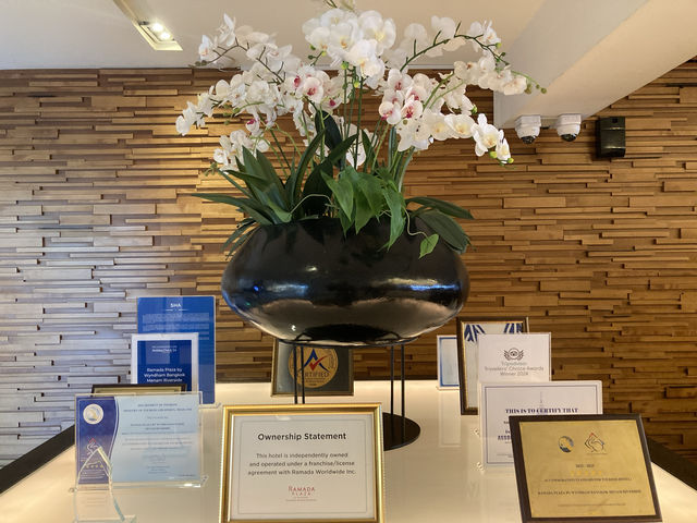曼谷湄南河畔華美達廣場酒店