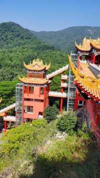 隱藏於東莞大嶺山鎮的一座雄偉壯觀的寺院。