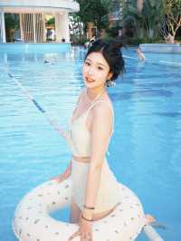 過曝了也好喜歡的一組泳池相片。