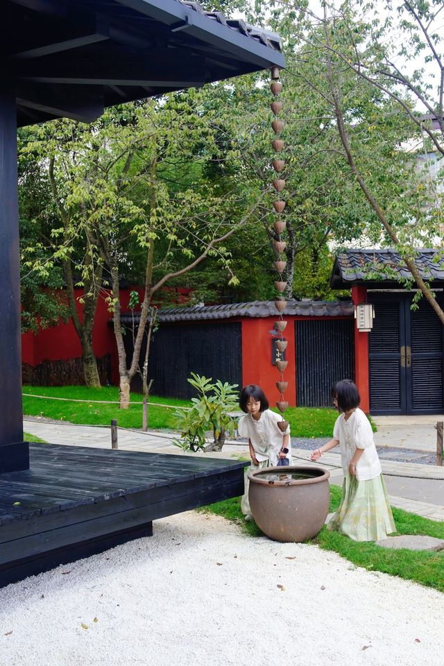 極少人知道，藏在昆明公園裡的私湯小院。