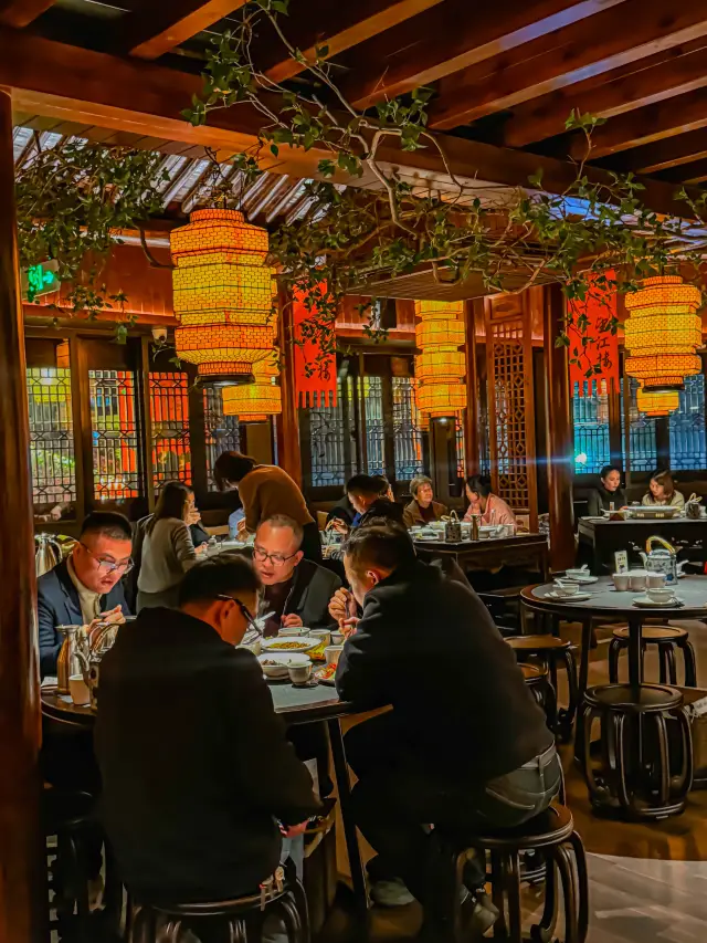 Hãy đến Thiệu Hưng, trải nghiệm nghề thủ công truyền thống và ghé thăm những cửa hàng có tuổi đời hàng thế kỷ! .