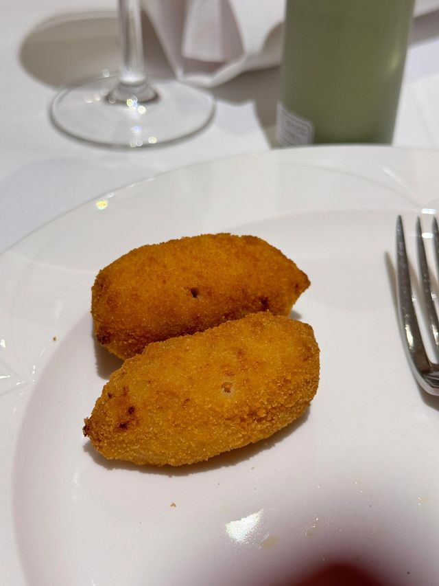 西班牙美食-馬德里卡斯蒂利亞美利亞酒店。