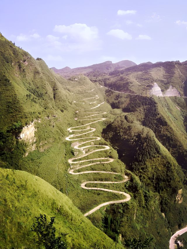 黔西南州二十四道拐，穿越歷史的風景之旅