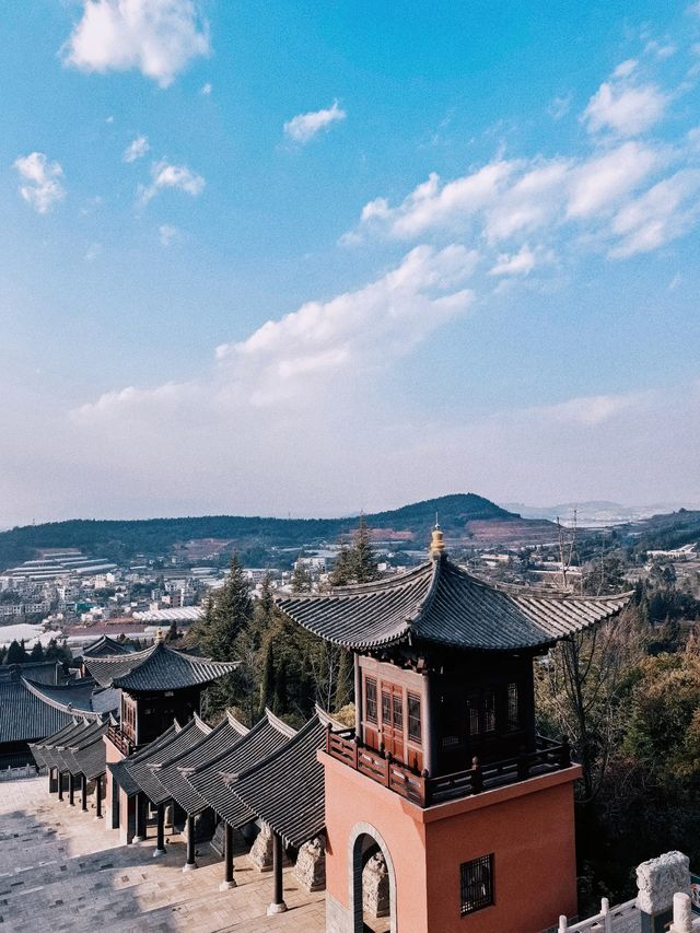 比起雞足山，我更喜歡這常年香火旺盛
