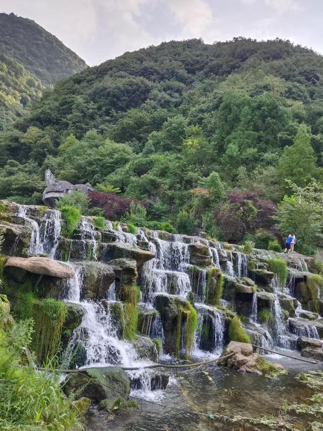 ## 逃離40℃！貴州六盤水親子避暑秘境，19℃嘅夏天太犯規啦！  熱浪灼人？冷氣房困獸？今個夏天