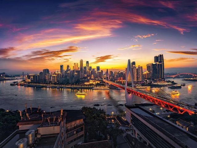 酒店推薦：40樓高空俯瞰8D魔幻夜景