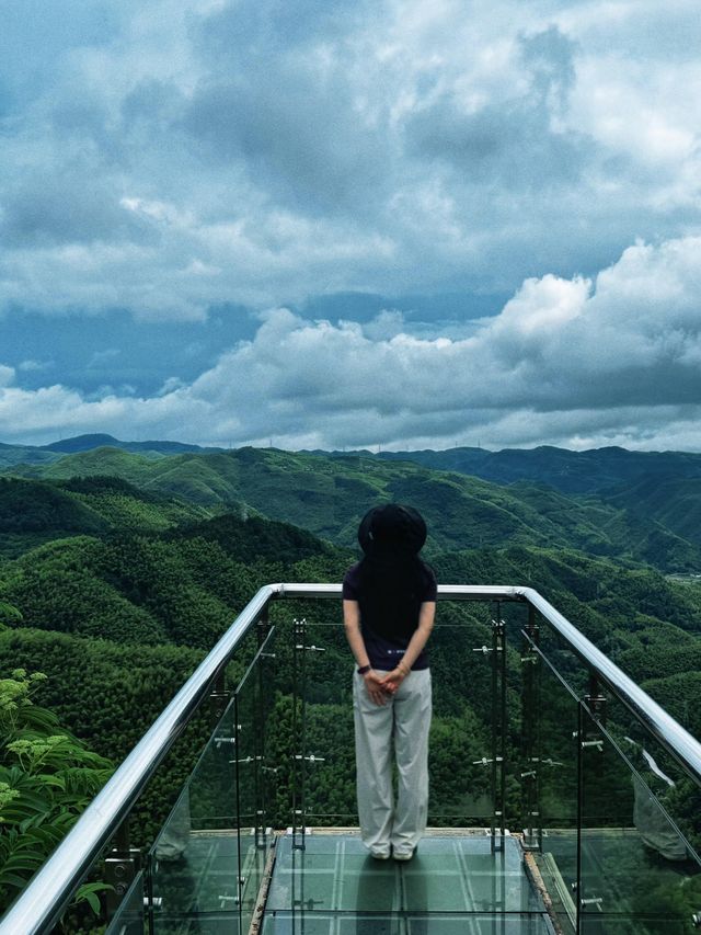踏入鹿亭中村，恍如走進一幅徐徐展開嘅山水長卷。