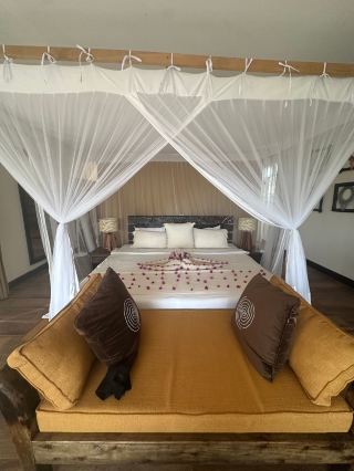 พักผ่อนอย่างประทับใจที่ Olerai Lodge