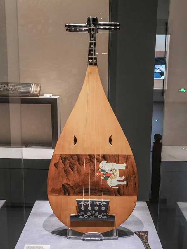 彈撥樂器博物館
