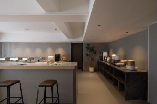 Blue Geometry Hotel Xinzheng Airport Branch | Airport shuttle upgraded to "first class," perfect for lazy travelers to stay comfortably! Xinzheng > Blue Geometry Hotel