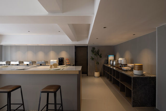 藍色幾何酒店新鄭機場店 | 機場接駁直接變成「頭等艙」，懶人入住太香了！ 新鄭 > 藍色幾何酒