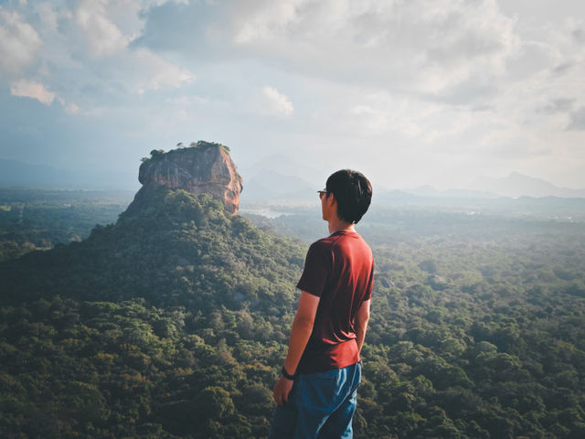 斯里蘭卡｜蒼穹之下，唯有一石