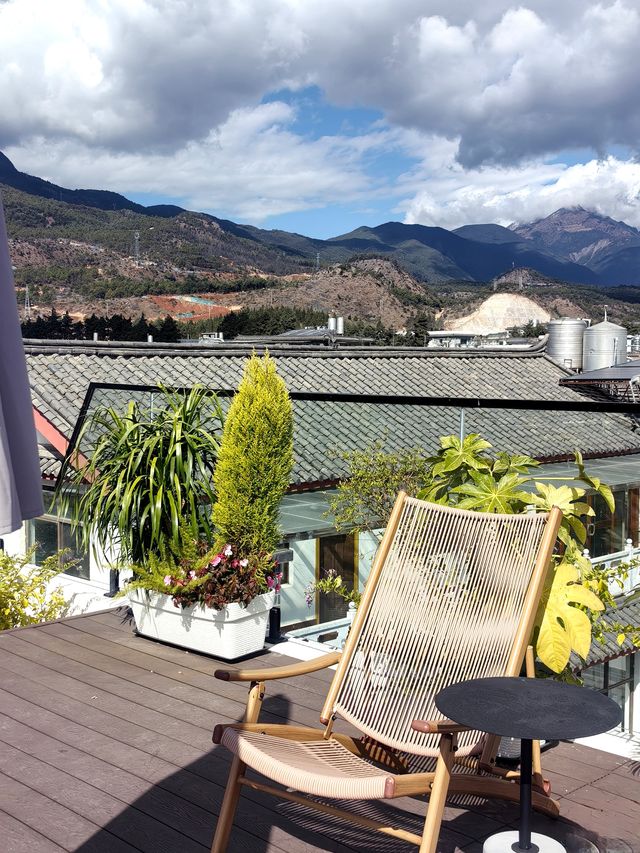 雪山下的屋頂秘境