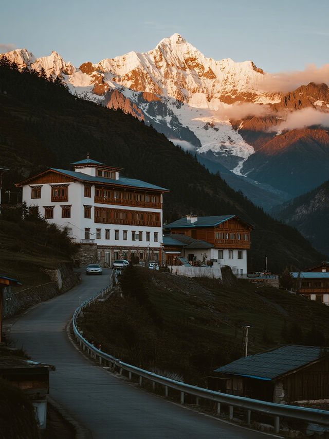 夏日梅里雪山親子遊！既下山梅里酒店，邂逅日照金山