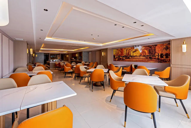 維也納酒店實測|中端酒店的“輕五星”舒適感,出差旅行閉眼衝 維也納酒店實測|中端酒店的“輕五星”舒適感,出差旅行閉眼衝