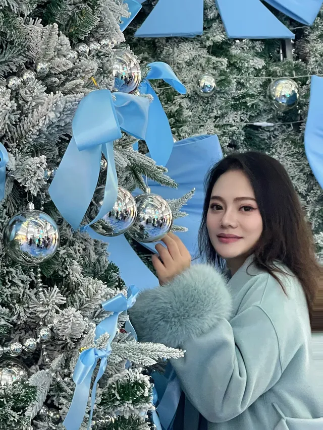 太原北美新天地聖誕藍變身艾莎公主 太原北美新天地聖誕藍變身艾莎公主