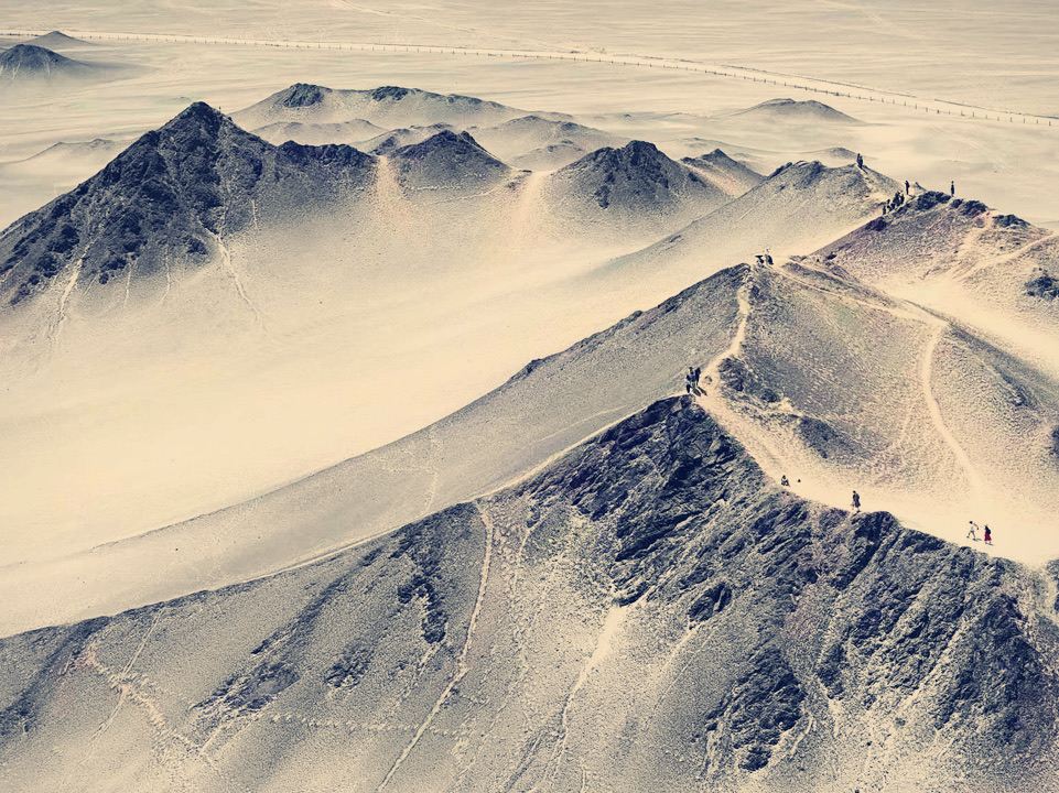地球上の月面世界へ——青海省茫崖・黒独山（水墨ゴビ）孤独な巡礼ガイド