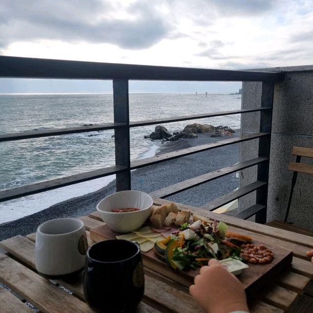 오션뷰 즐기며 맛있는 조식과 가족탕 울산 이리제펜션