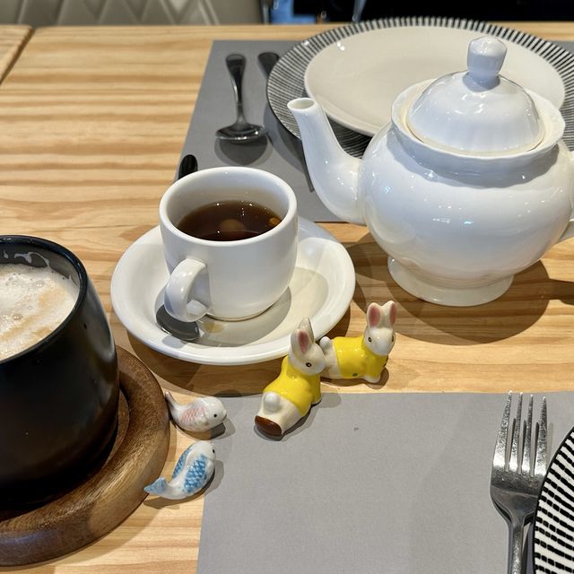 陽明山上（大衛小小羊）餐廳裡有二隻可愛羊鴕