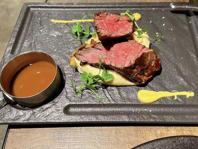 可以試到龍蝦嘅semi buffet(lab eat)