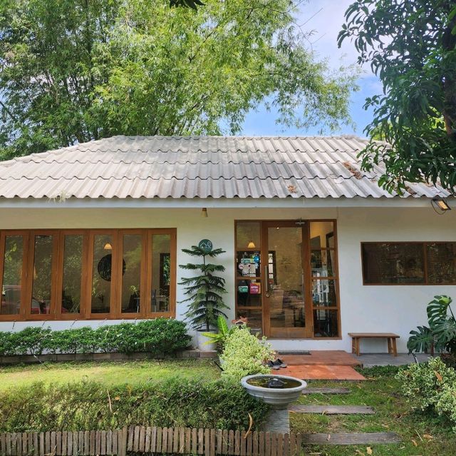 บ้านมีสวน คาเฟ่ บางใหญ่ นนทบุรี