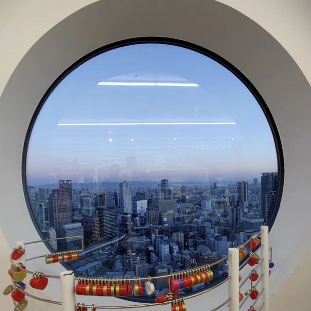 登上天空！在梅田藍天大廈俯瞰城市美景！🌇✈️🏙️